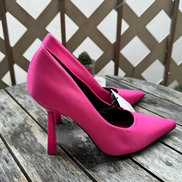 NWT Zara Pink Satin Pointy Toe heels - Picture 4 of 8